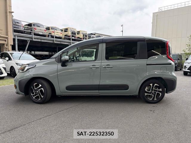 Toyota SIENTA 2023-12 8216837-16