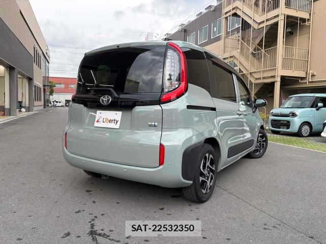 Toyota SIENTA 2023-12 8216837-19