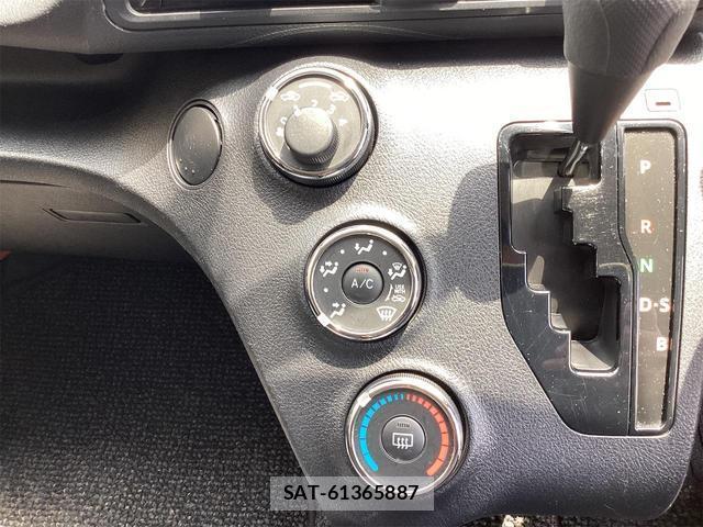 Toyota SIENTA 2019-09 8216839-10