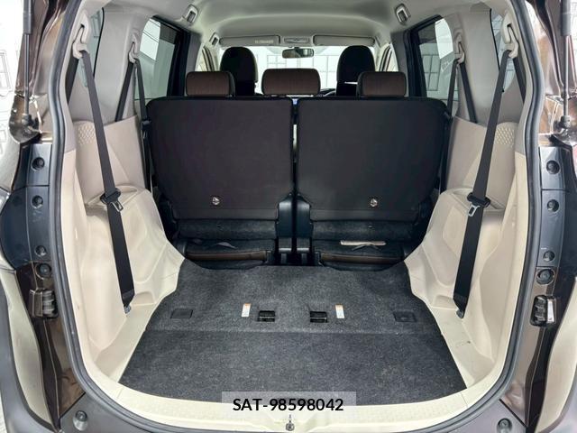 Toyota SIENTA 2018-09 8216906-18