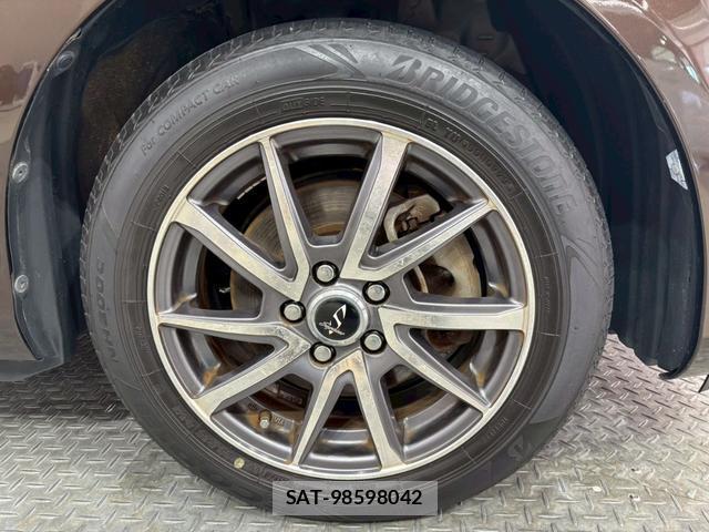Toyota SIENTA 2018-09 8216906-19