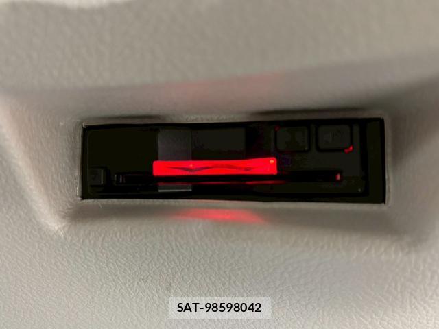 Toyota SIENTA 2018-09 8216906-5