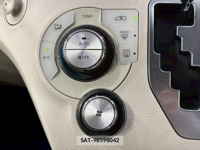 Toyota SIENTA 2018-09 8216906-6