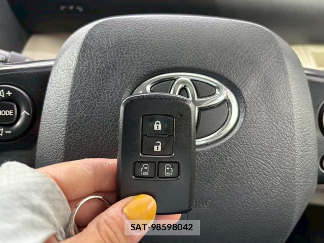 Toyota SIENTA 2018-09 8216906-9