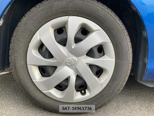Toyota SIENTA 2017-10 8216955-11