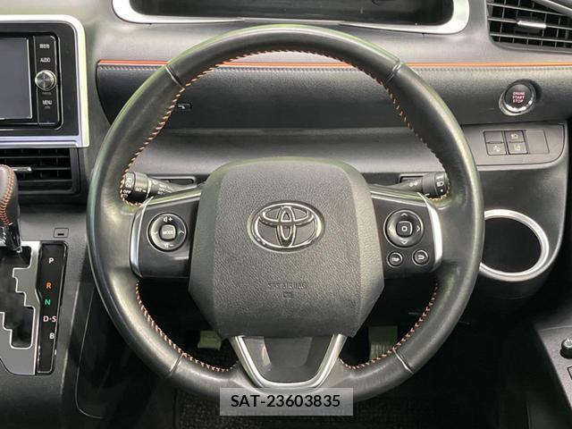 Toyota SIENTA 2017-12 8217185-11