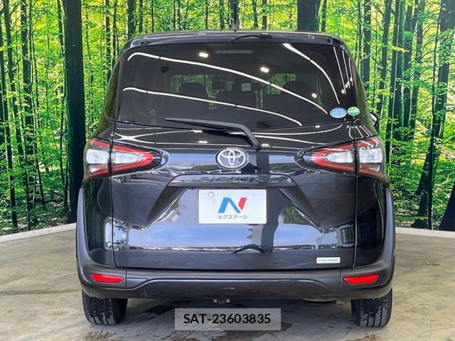 Toyota SIENTA 2017-12 8217185-15
