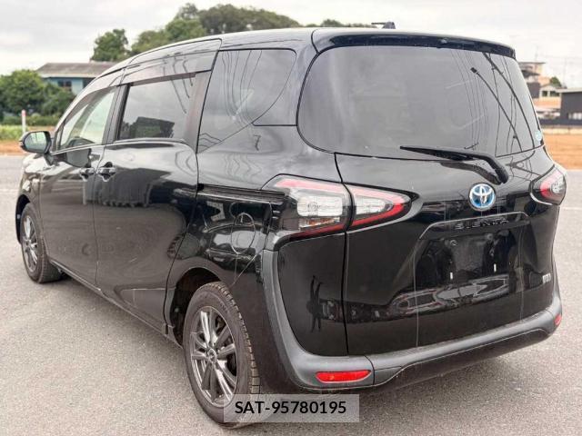 Toyota SIENTA 2018-07 8217747-1