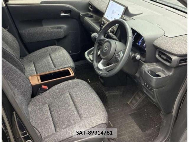 Toyota SIENTA 2022-12 8217828-2
