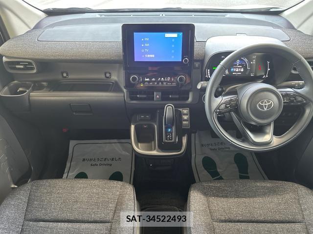 Toyota SIENTA 2024-02 8218411-1