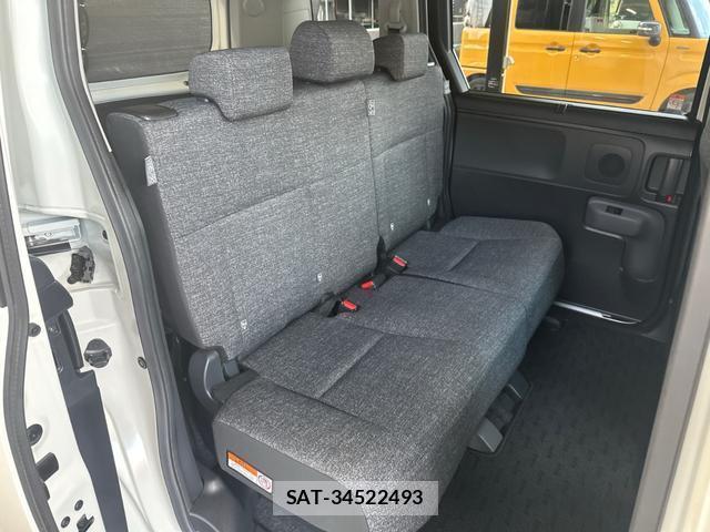 Toyota SIENTA 2024-02 8218411-12