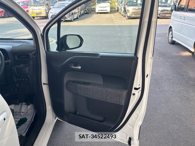 Toyota SIENTA 2024-02 8218411-17