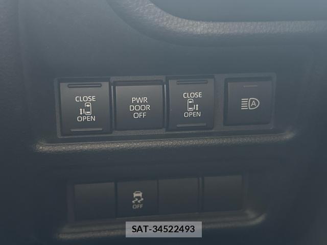 Toyota SIENTA 2024-02 8218411-7