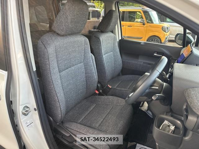 Toyota SIENTA 2024-02 8218411-9