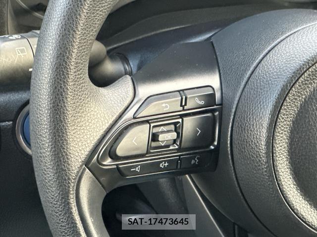 Toyota SIENTA 2023-07 8218416-17