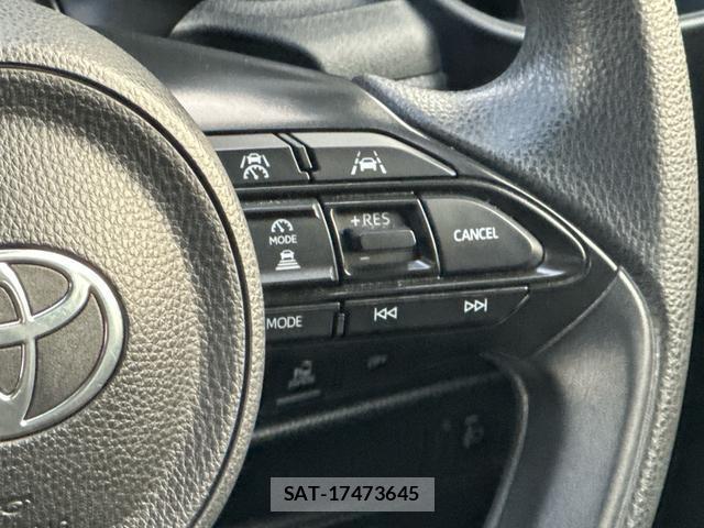 Toyota SIENTA 2023-07 8218416-18
