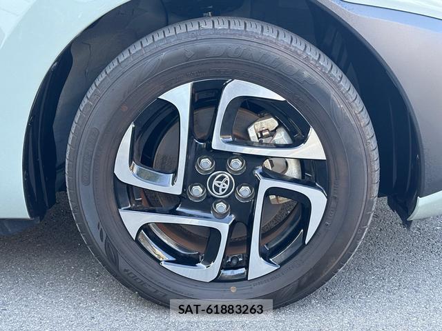 Toyota SIENTA 2023-05 8218420-18