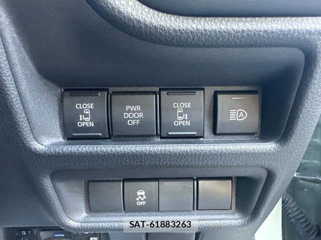 Toyota SIENTA 2023-05 8218420-6
