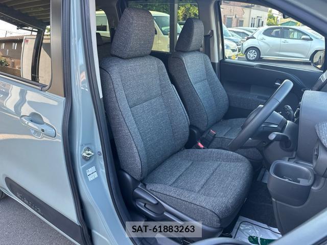 Toyota SIENTA 2023-05 8218420-8