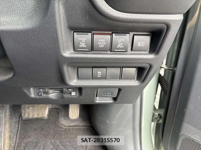 Toyota SIENTA 2023-12 8218951-10