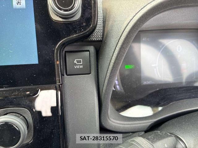 Toyota SIENTA 2023-12 8218951-11