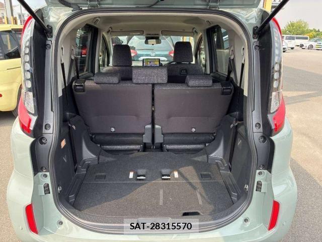 Toyota SIENTA 2023-12 8218951-4