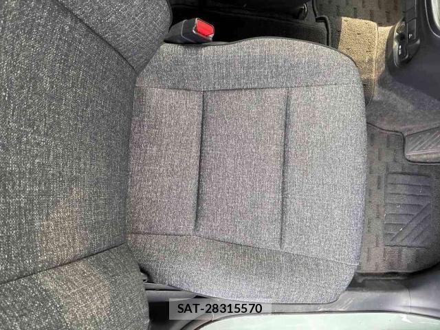 Toyota SIENTA 2023-12 8218951-8
