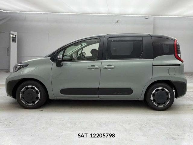 Toyota SIENTA 2026-05 8219001-11