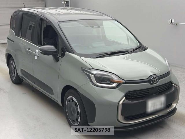 Toyota SIENTA 2026-05 8219001-12