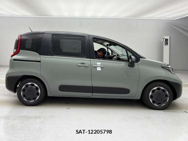 Toyota SIENTA 2026-05 8219001-13