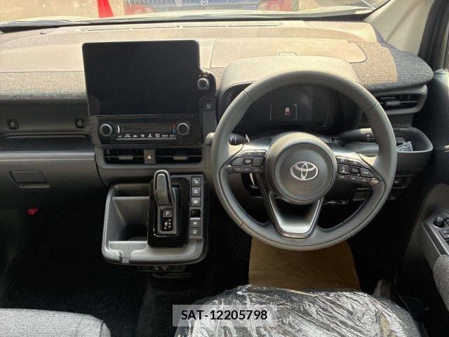 Toyota SIENTA 2026-05 8219001-2