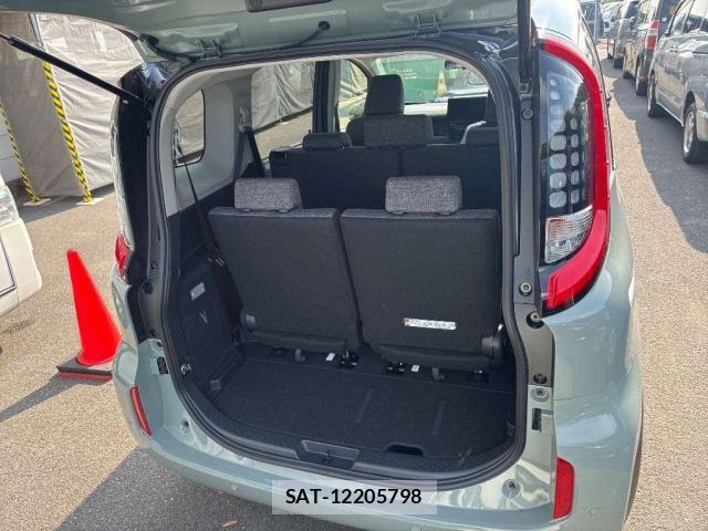 Toyota SIENTA 2026-05 8219001-4
