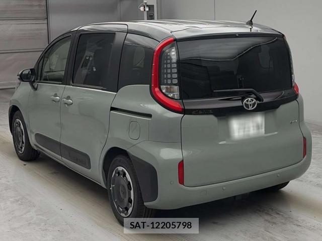 Toyota SIENTA 2026-05 8219001-7