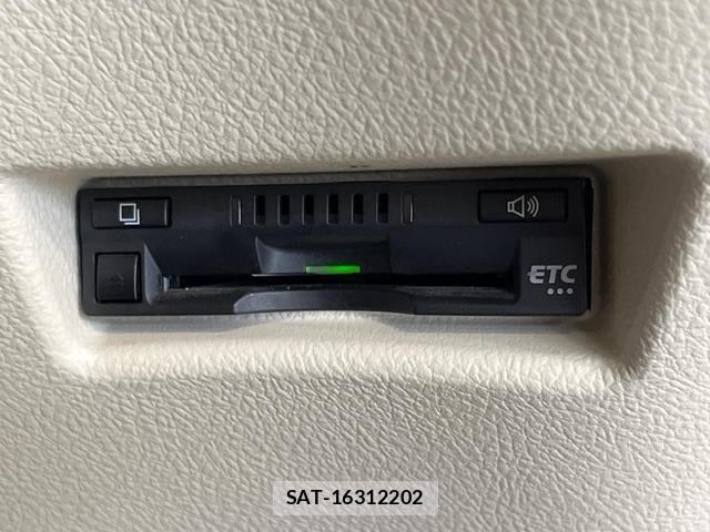 Toyota SIENTA 2016-10 8219200-5