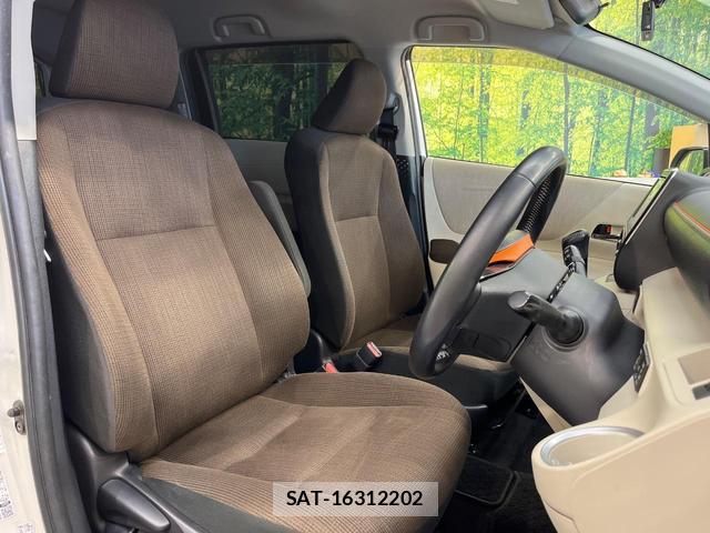 Toyota SIENTA 2016-10 8219200-7