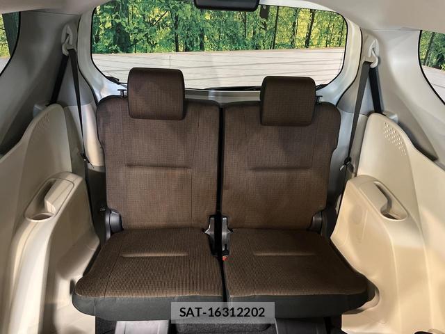 Toyota SIENTA 2016-10 8219200-9