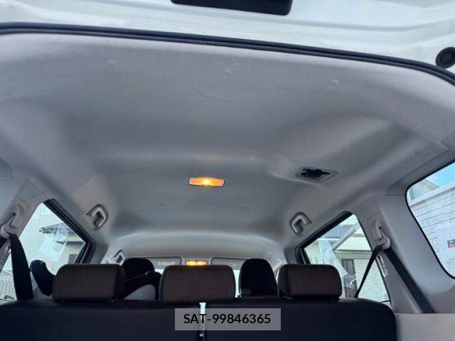Toyota SIENTA 2016-05 8219778-17