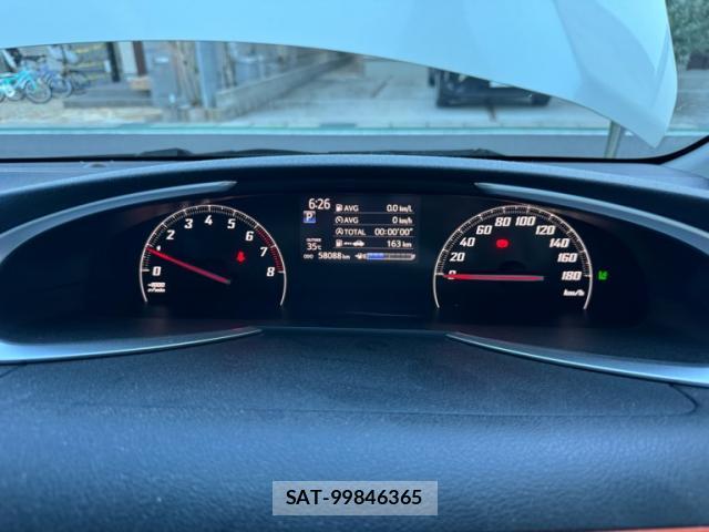 Toyota SIENTA 2016-05 8219778-19