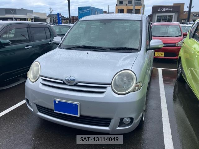 Toyota SIENTA 2011-10 8219859-0