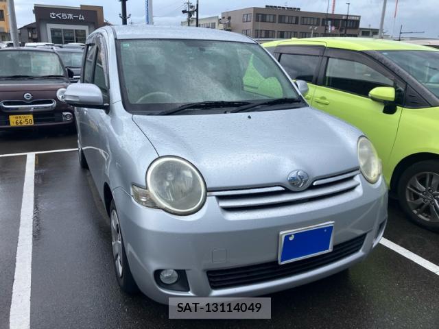 Toyota SIENTA 2011-10 8219859-1
