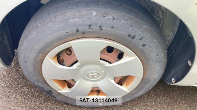 Toyota SIENTA 2011-10 8219859-17