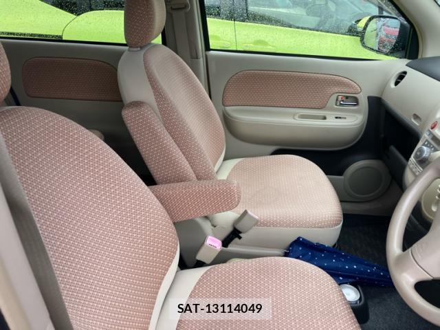 Toyota SIENTA 2011-10 8219859-4
