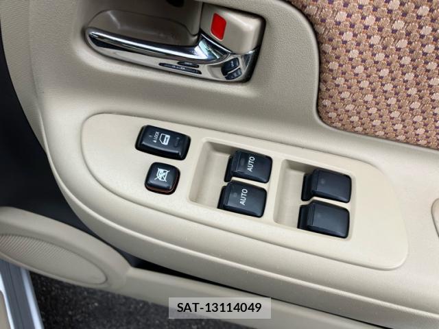 Toyota SIENTA 2011-10 8219859-6
