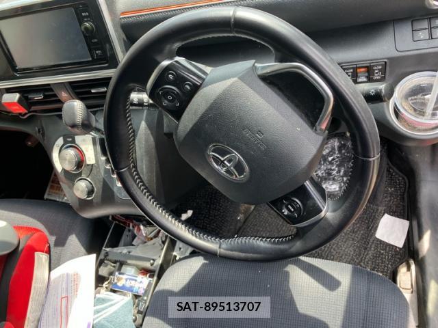 Toyota SIENTA 2016-07 8219945-15