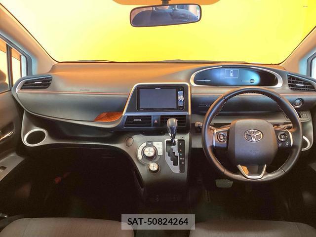 Toyota SIENTA 2016-08 8220257-1