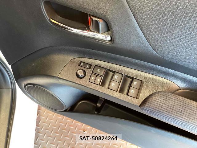 Toyota SIENTA 2016-08 8220257-10