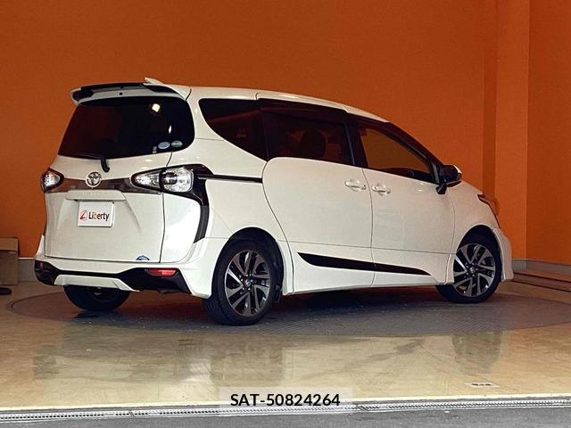 Toyota SIENTA 2016-08 8220257-14