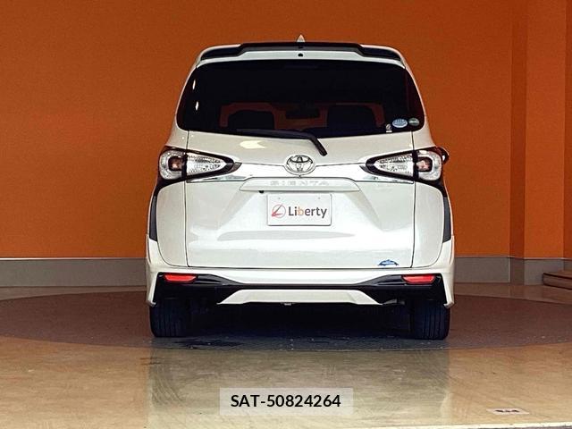Toyota SIENTA 2016-08 8220257-15