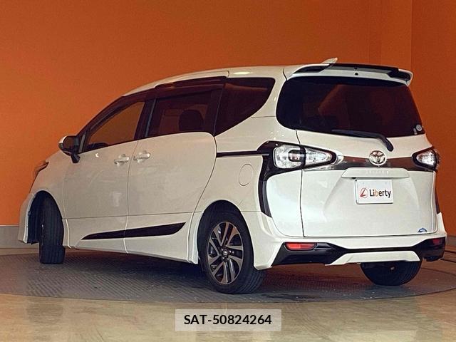 Toyota SIENTA 2016-08 8220257-16
