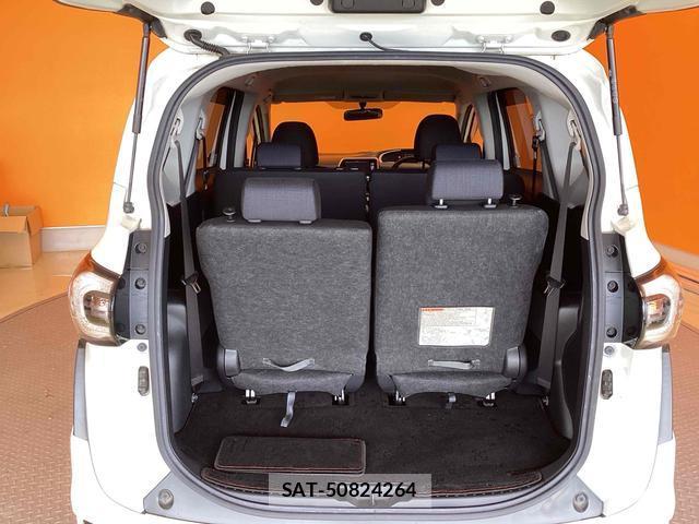Toyota SIENTA 2016-08 8220257-18